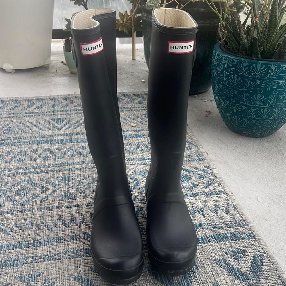 Women’s Matte Black Hunter Original Tall Rain Boot (Size 10W), Barely Used